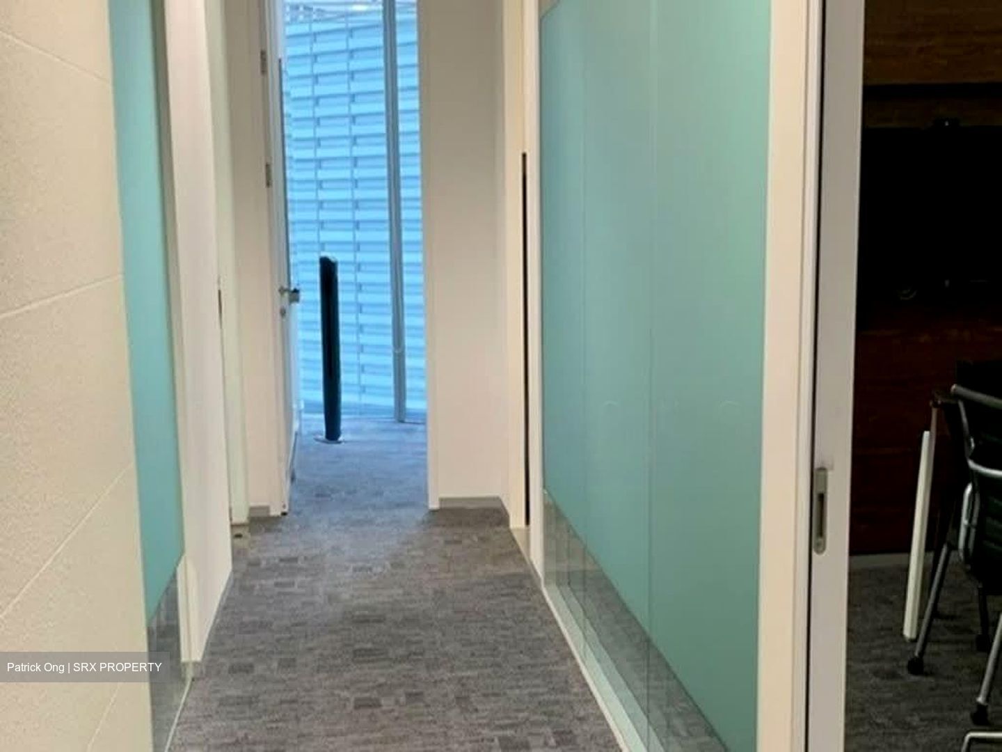 Ocean Financial Centre (D1), Office #558338951